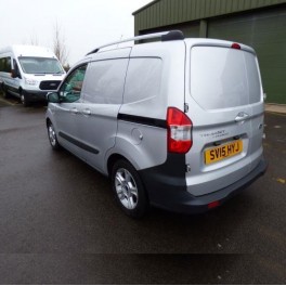 ATTELAGE FORD TOURNEO COURIER 07/2014- ROTULE EQUERRE